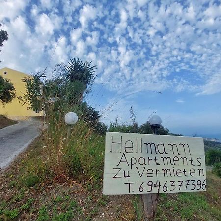 Hellmann Apartments Afión Dış mekan fotoğraf