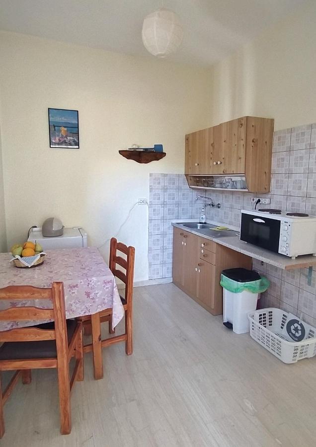 Hellmann Apartments Afión Dış mekan fotoğraf