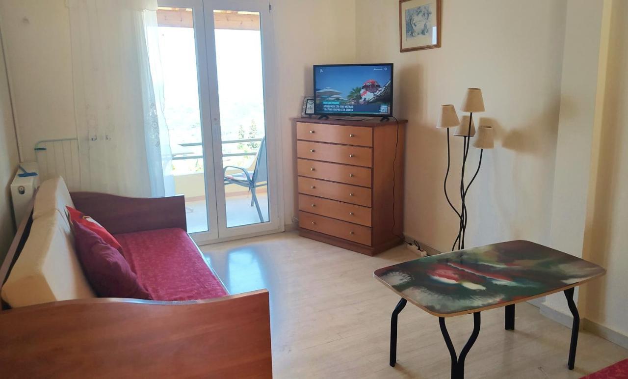 Hellmann Apartments Afión Dış mekan fotoğraf