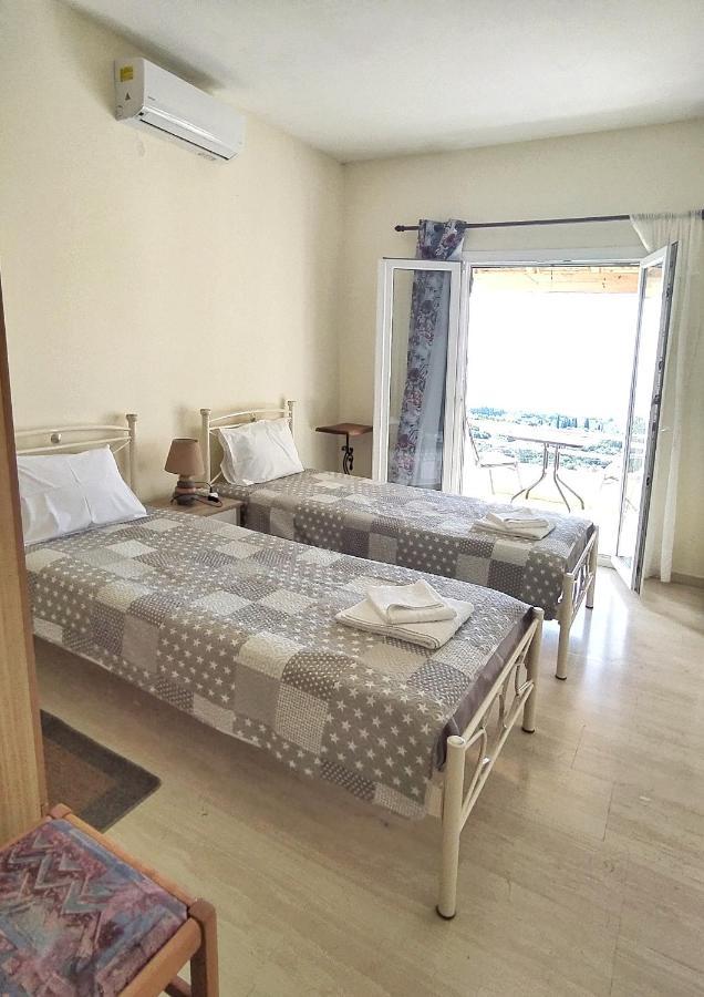 Hellmann Apartments Afión Dış mekan fotoğraf